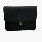 Chanel Jersey i luksuriøst jerseymateriale og gylden Chanel-spænde