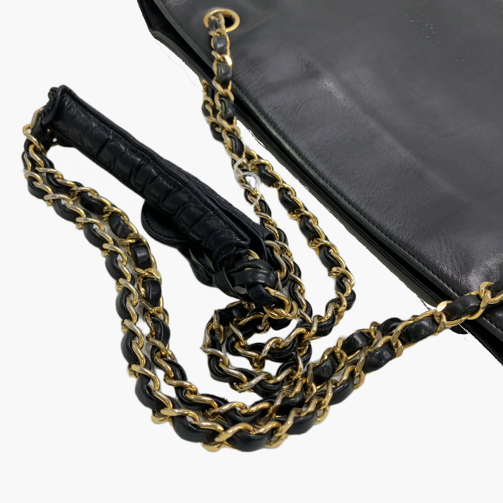 Skulderrem fra Chanel Tote - blanding af sort læder og guldkæde
